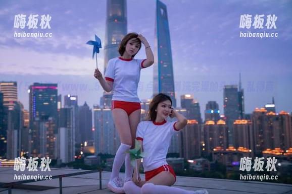 这“www..51更新”有点像我刚洗完澡的头发，乱得离谱！