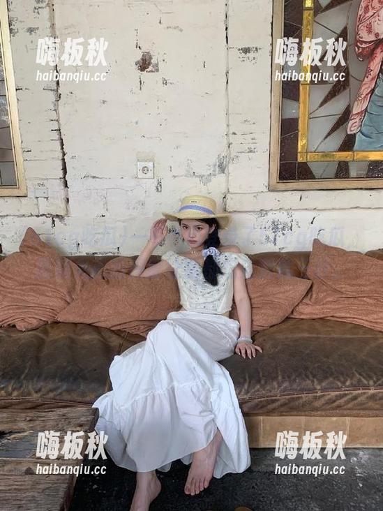51cg吃瓜 一不小心登录了51cg吃瓜,黑料夹心的深度让我都想先沉默三秒。