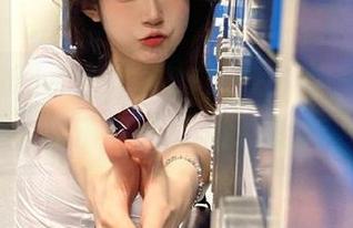 点击登录51吃瓜，今天的热闻，瓜田里又滋出啥风波？