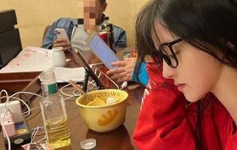 如果不分享“718黑瓜吃料”的料，就太亏了，快来吃瓜吧