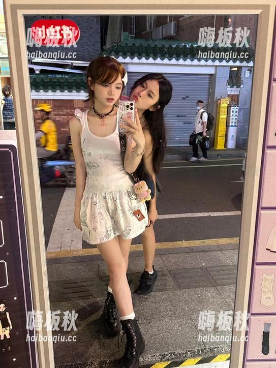 91吃瓜 哈哈,91吃瓜app的地址中心里,仿佛住着一群‘八卦精’!
