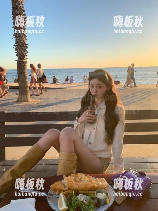 把时间花在刷新hlw.bet，上演一部“待业酬勤”的剥瓜大戏，有猫腻！