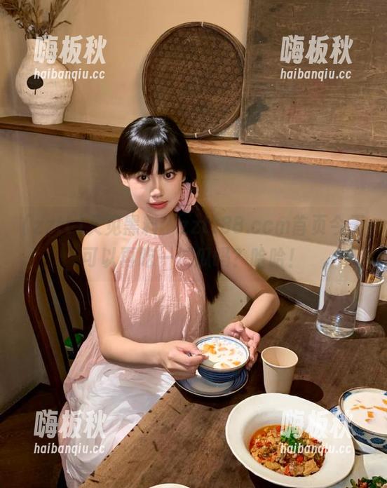 又见黑料，zztt88.ccm首页今天可以再吃一波瓜吗？哈哈！