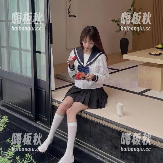 zztt 观看“zztt11”的时候,朋友在旁边萌生出一种“你到底在干嘛”的眼神…