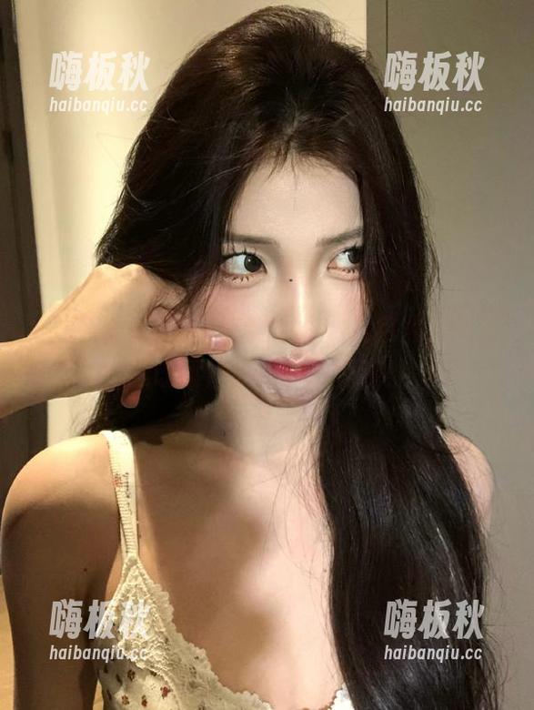 在线溜达，九色黑料社区总让我怀疑我的价值观！