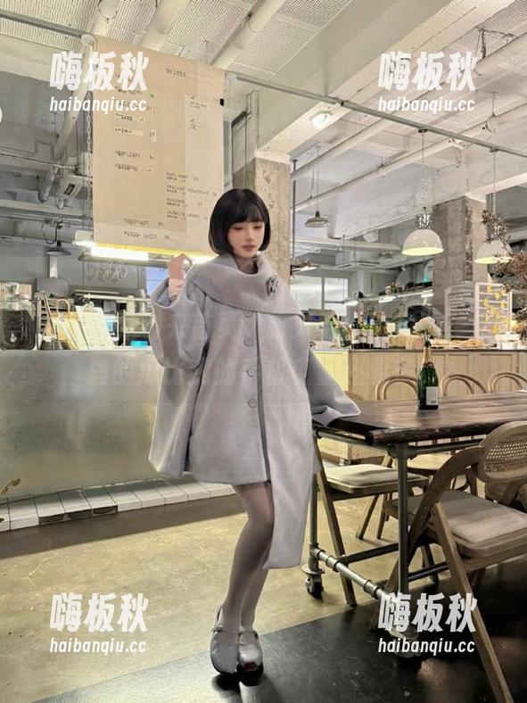 来首页“打开五一吃瓜”，这里的瓜比我的手机电量还要多！