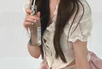 本以为“吃瓜51”是个新口味的028，也不过是个“爆料网”的入口罢了。走，取个号去吃瓜！