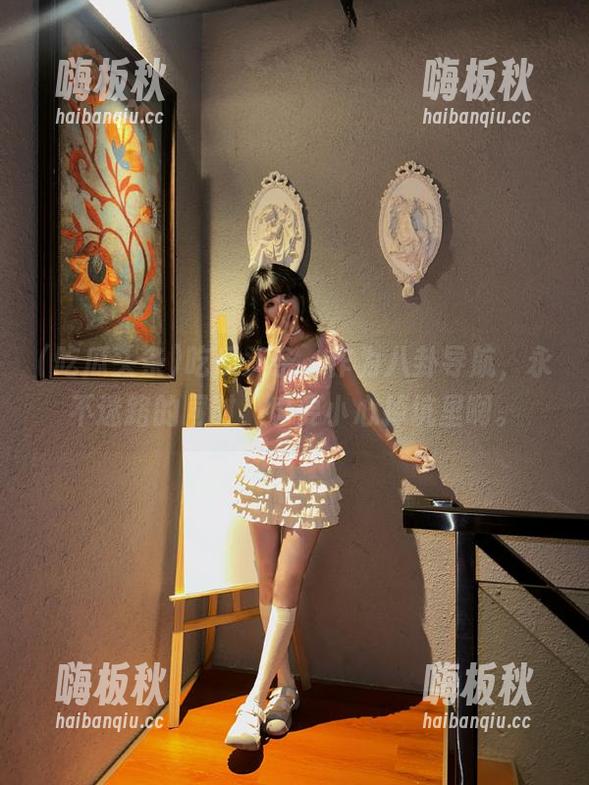吃瓜头条，作为八卦导航，永不迷路的同时，也要小心掉坑里啊。