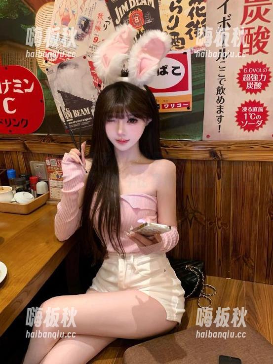 这次吃瓜网的最新入口让我忍不住想联想：下次牛牛比赛排队的时候能开通通道吗？
