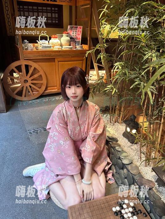 扒哥黑料 看“扒哥黑料”最新攒的瓜,心里有种说不出的期待……