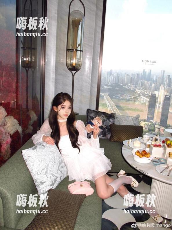 “每日黑料”——注意！你现在面对“永不迷路”，可是斜着走的风景可不多！