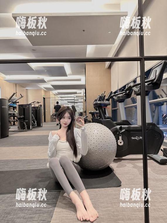 黑料专区苹果版：吃完瓜，顺便安排个小聚会？