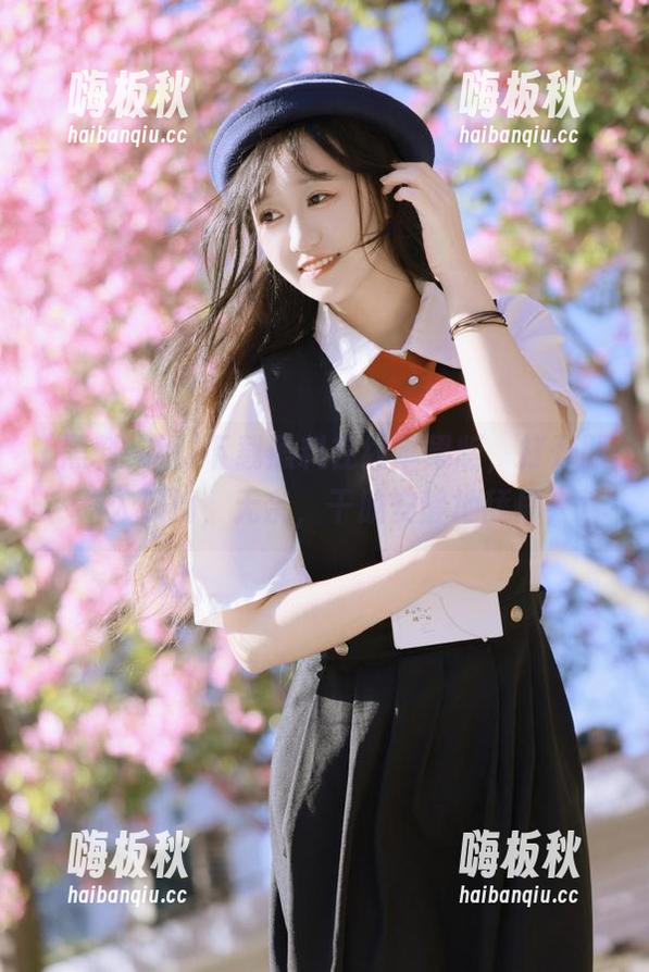 下载黑料在线苹果版，打开即陷入瓜海，无奈，干脆安静地舔屏！